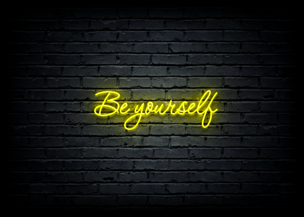 Led neono iškaba "Be yourself"