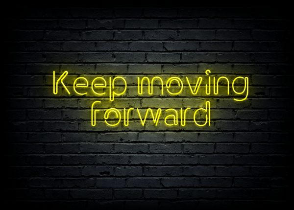 Led neono iškaba "Keep moving forward"