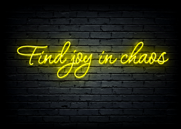Led neono iškaba "Find joy in chaos" - Image 3
