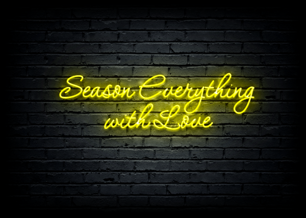 Led neono iškaba "Season Everything with Love"