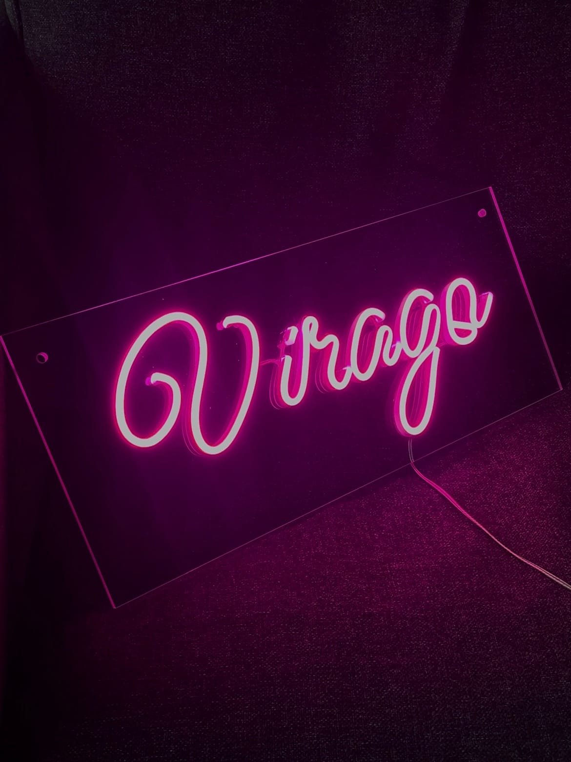 Virago LED neoninis tekstas žodis fraze citata užrašas iškaba ledneon.lt