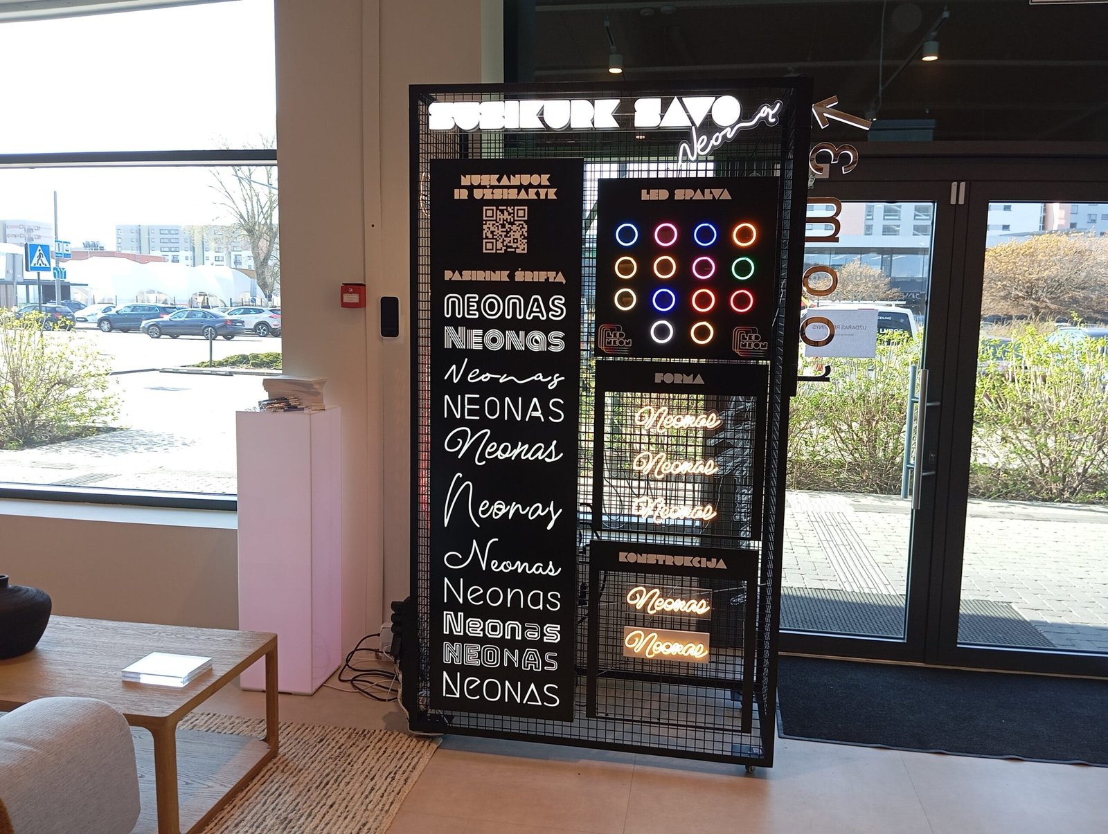 Ledneon.lt susikurk savo led neoną stendas