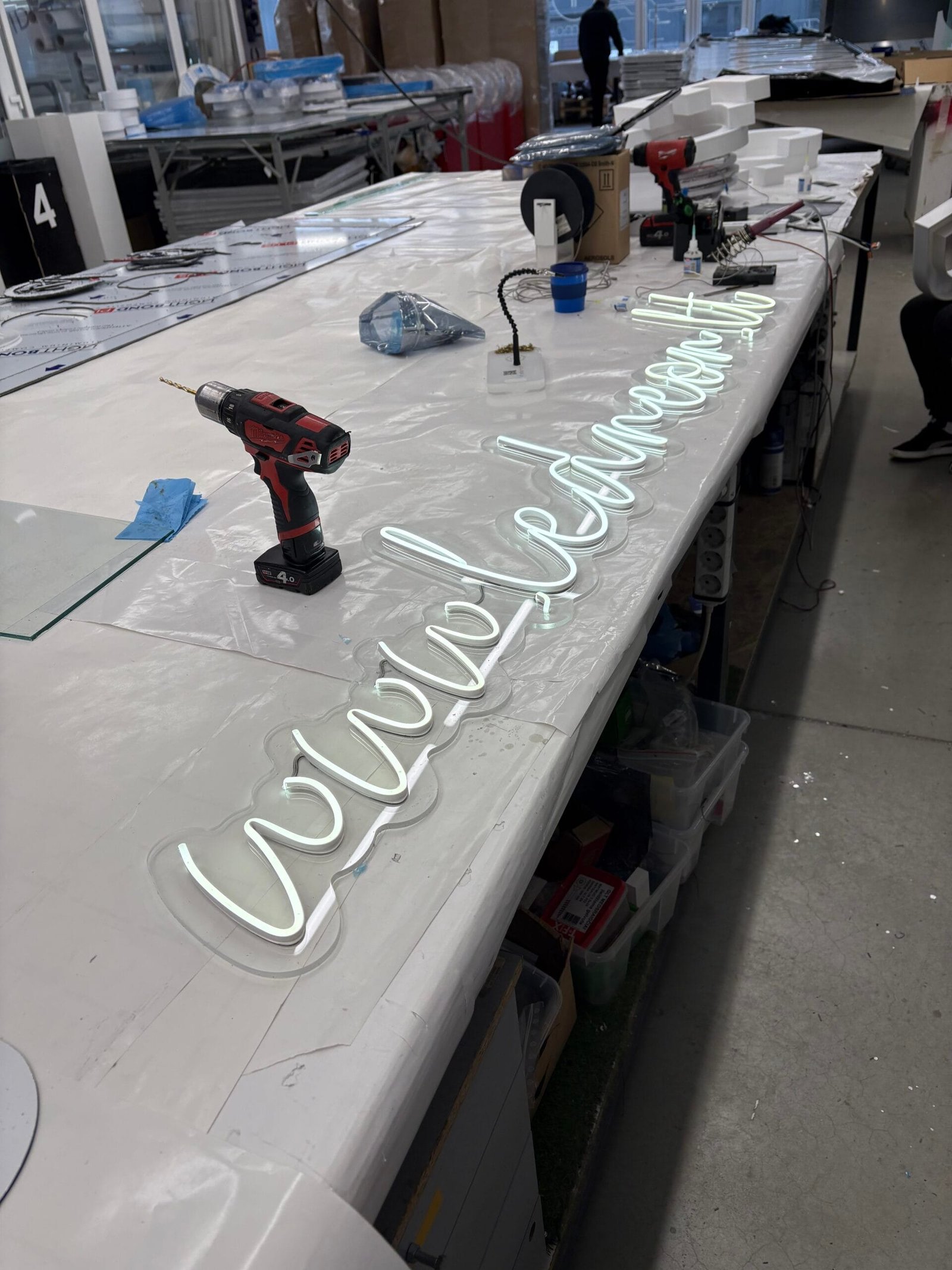 www.ledneon.lt neoninis LED užrašas