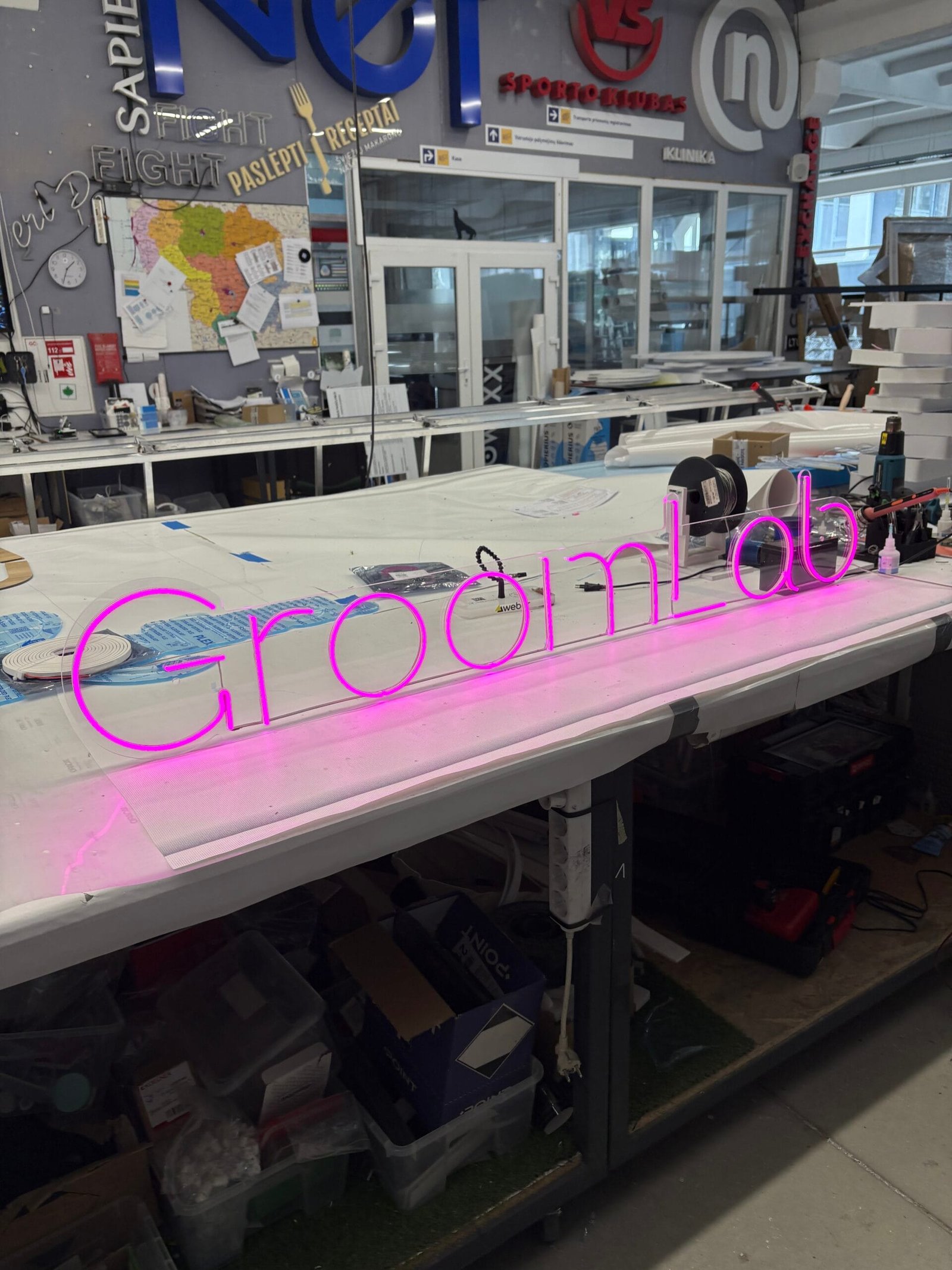 personalizuota pagal užsakymą LED neoninė iškaba ir užrašai kosmetikos verslui