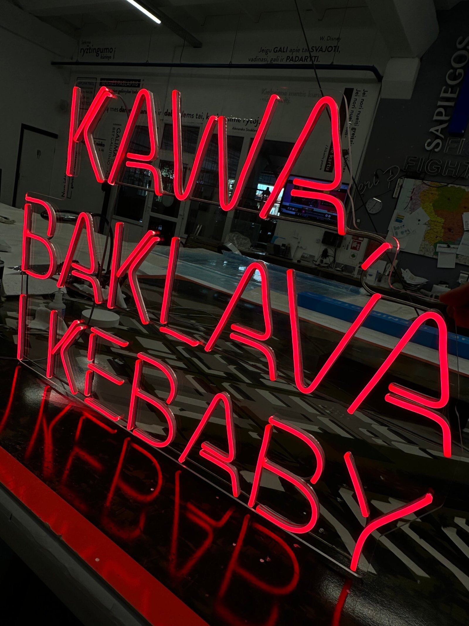 personalizuoti LED neoniniai užrašai, tekstai