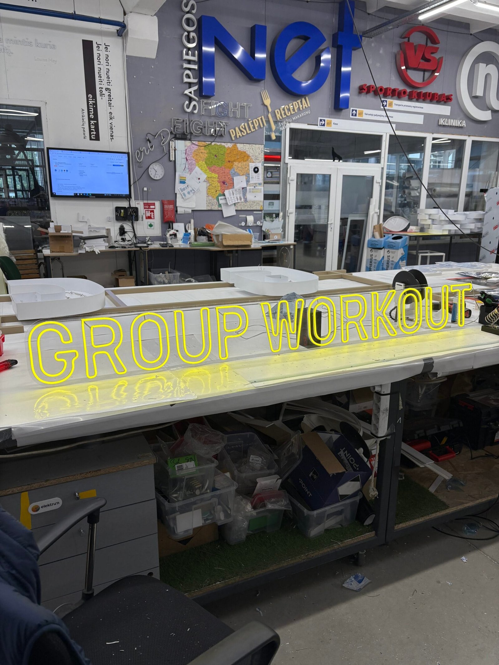 LED neonas verslui, logotipas