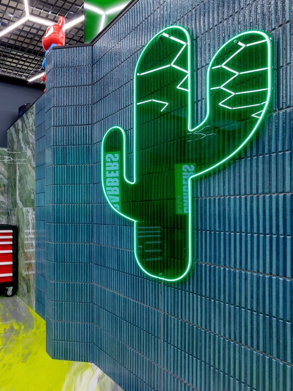 LED apšvietimas korys švietuvai dekoracijos ledneon.lt kirpykloms