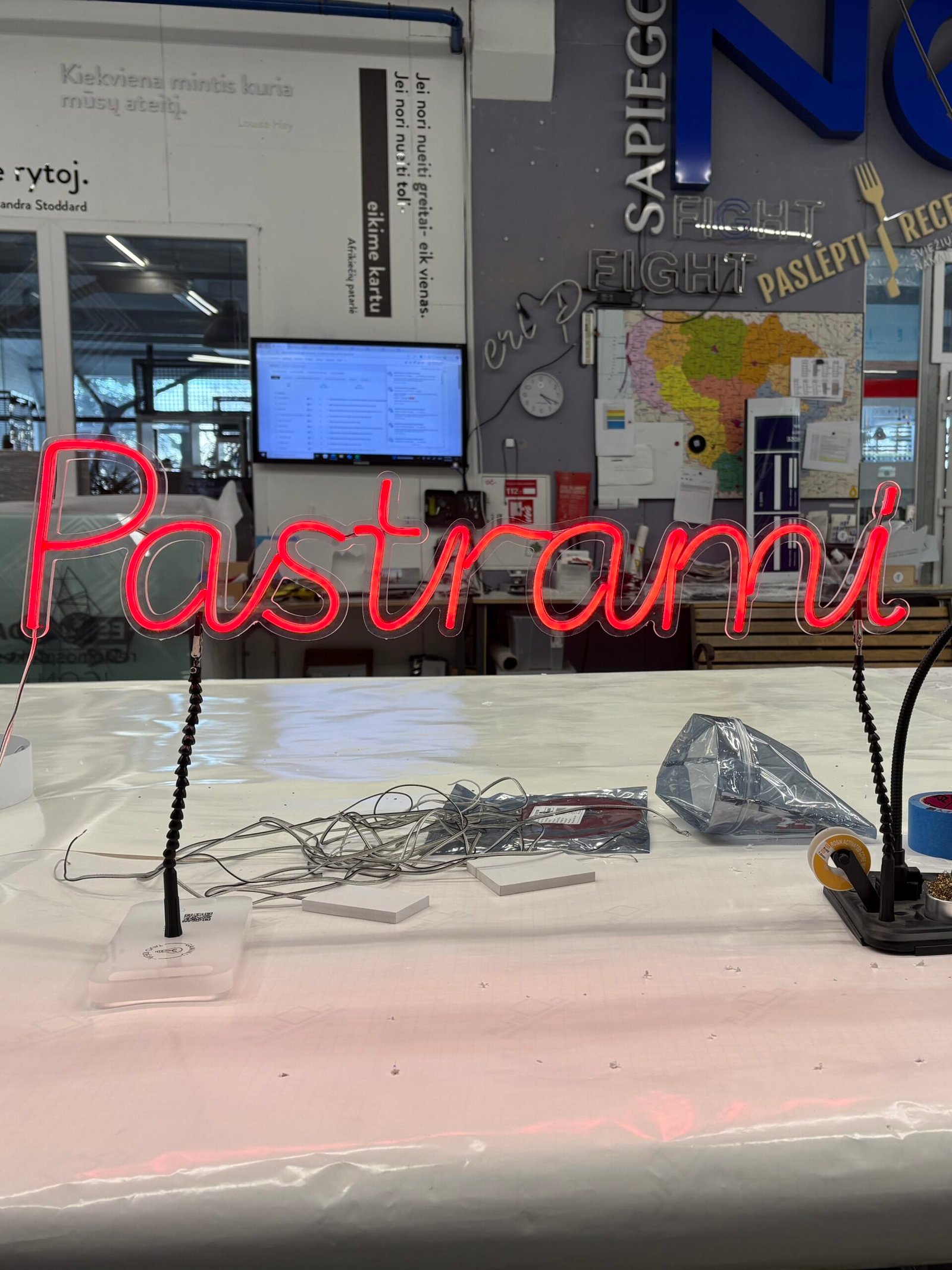 Pastrami LED neoninis ženklas užrašas restoranams ledneon.lt