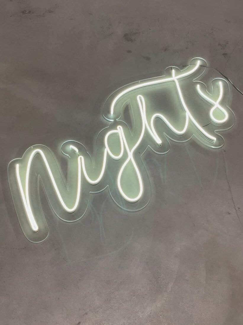 trending LED neoniniai ženklai iškabos tekstai žodiniai užrašai jaunimui