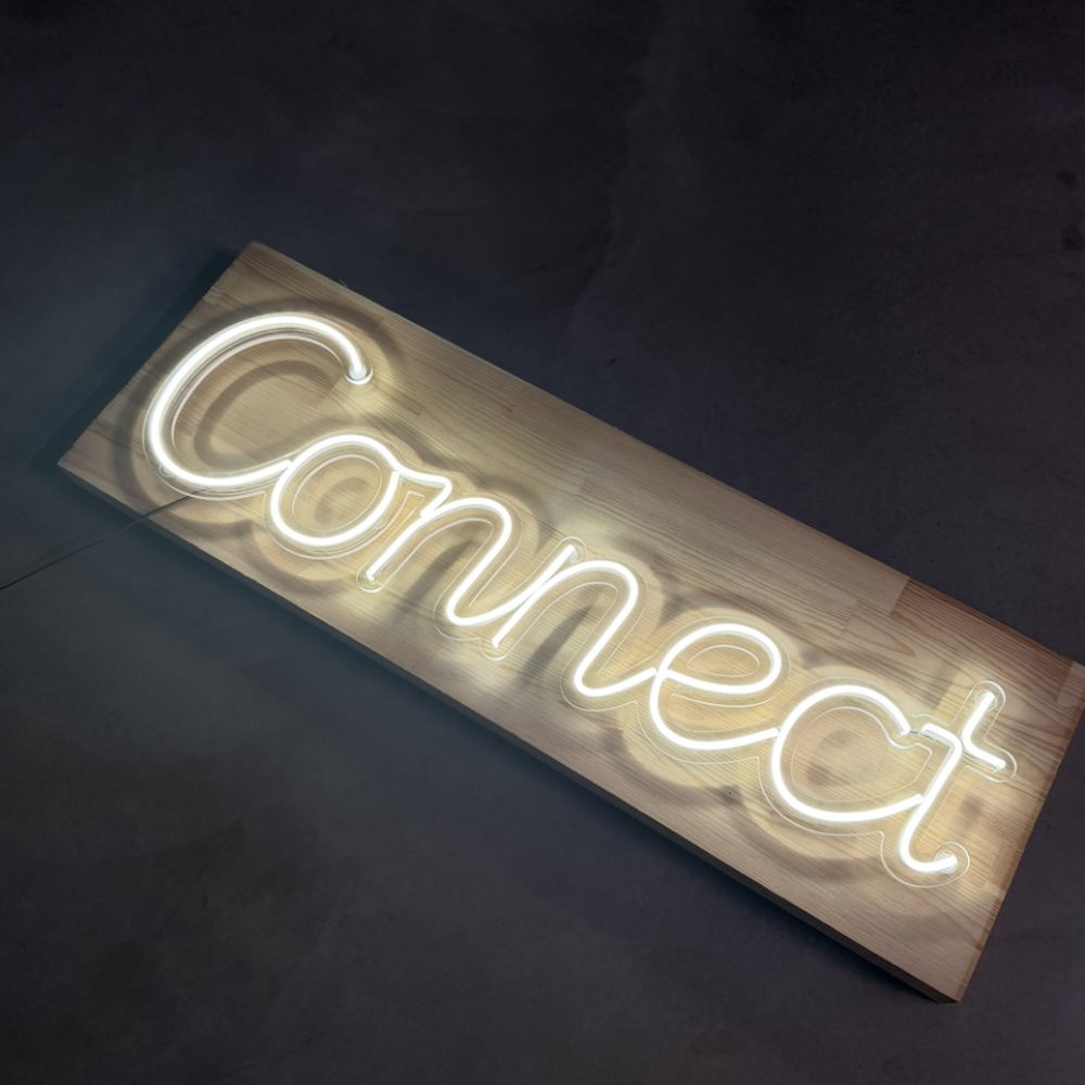 Individualizuotas LED neonas su mediena — Ledneon